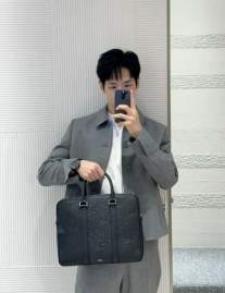 Picture of Dior Handbags _SKUfw239328974fw